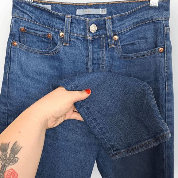 Levi's Premium Wedgie Jeans size 24 - Picture 2 of 9